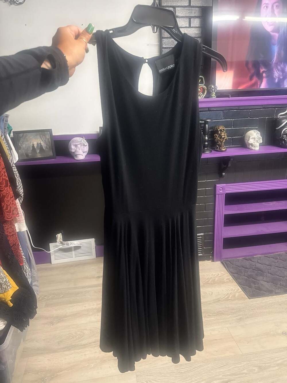 Cynthia Rowley Black Sleeveless Pleated Keyhole Back Dress Size M